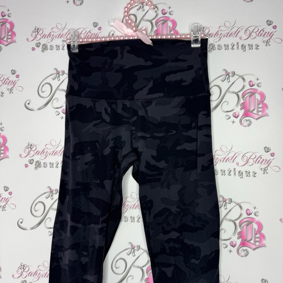 Lululemon leggings camouflage camo dark grey black soft buttery stretchy comfy - Picture 5 of 9